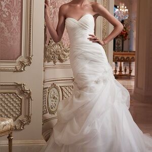 Casablanca Bridal Style 2088 Wedding Gown Never Worn